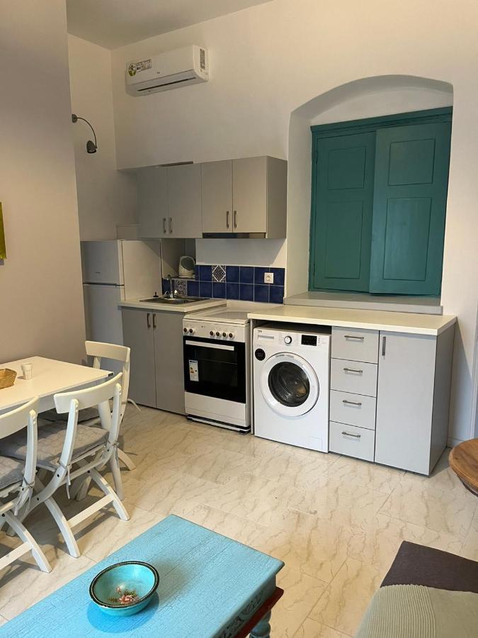 Almira Studios And Apartments Agia Marina  Bagian luar foto