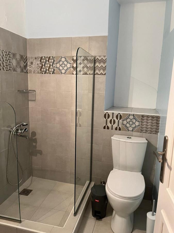 Almira Studios And Apartments Agia Marina  Bagian luar foto