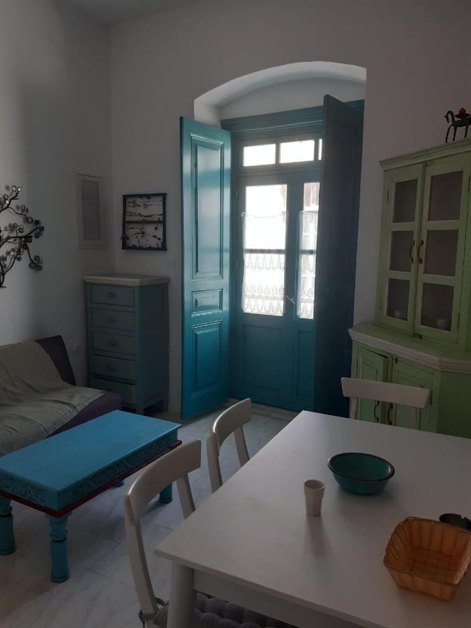 Almira Studios And Apartments Agia Marina  Bagian luar foto