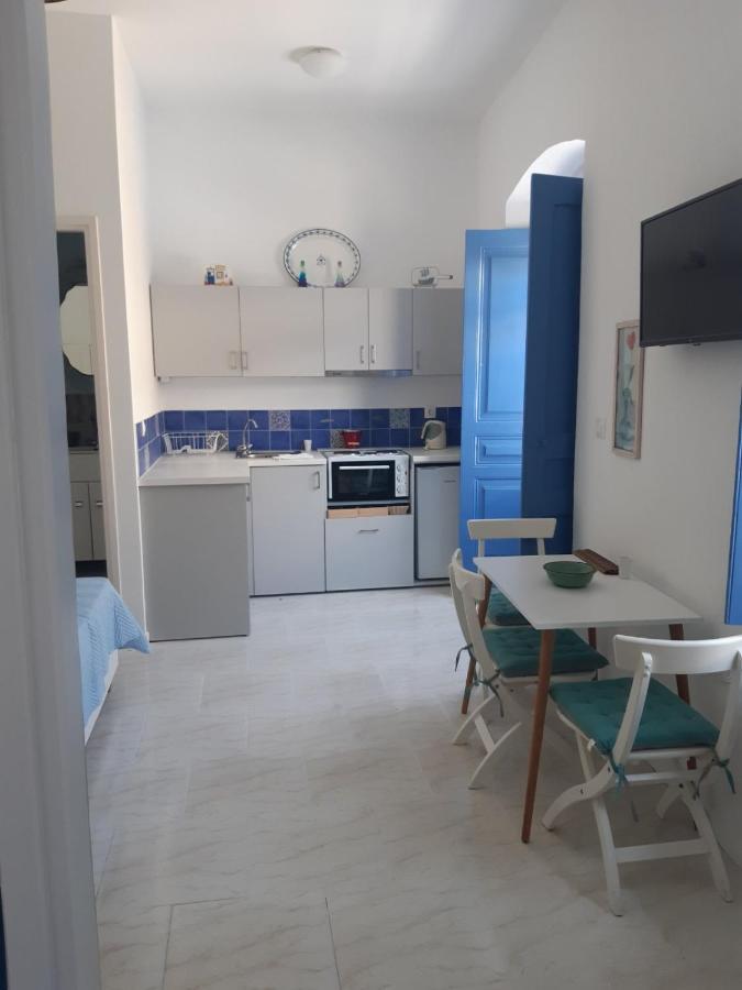 Almira Studios And Apartments Agia Marina  Bagian luar foto